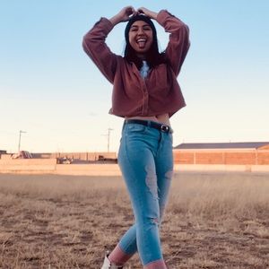 Meet your Posher, Iris